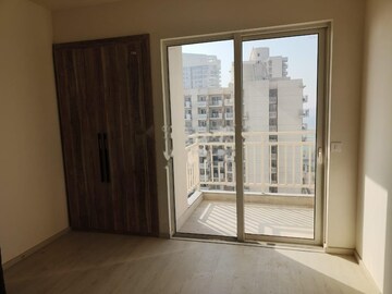 Room in 3 BHK Apartment at M3M Flora 68, Sector 68 – for Rent