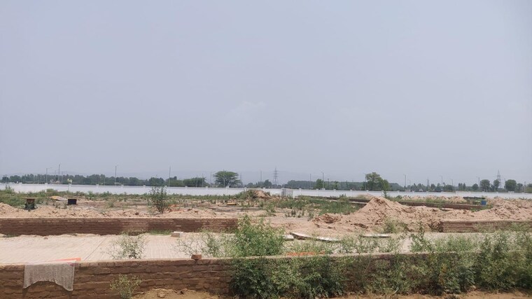 undefined, sector 16  807 Sq.Ft. Plot In Sector 16 Panchkula 9195687