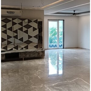 Room in 3 BHK Builder Floor at RPS Palm Drive, Khedi Road – for Sale