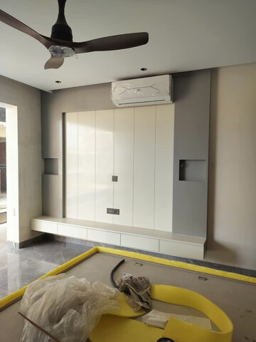 Building Lobby in 2.5 BHK Builder Floor at Ardee City, Sector 52 – for Rent