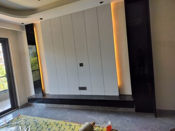 Building Lobby in 2.5 BHK Builder Floor at Ardee City, Sector 52 – for Rent