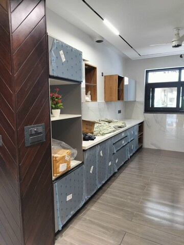 Kitchen in 2.5 BHK Builder Floor at Ardee City, Sector 52 – for Rent