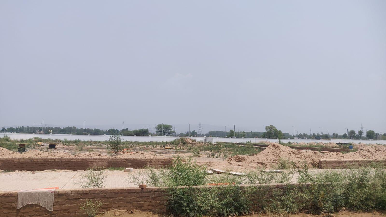 Plot For Sale in Sector 16