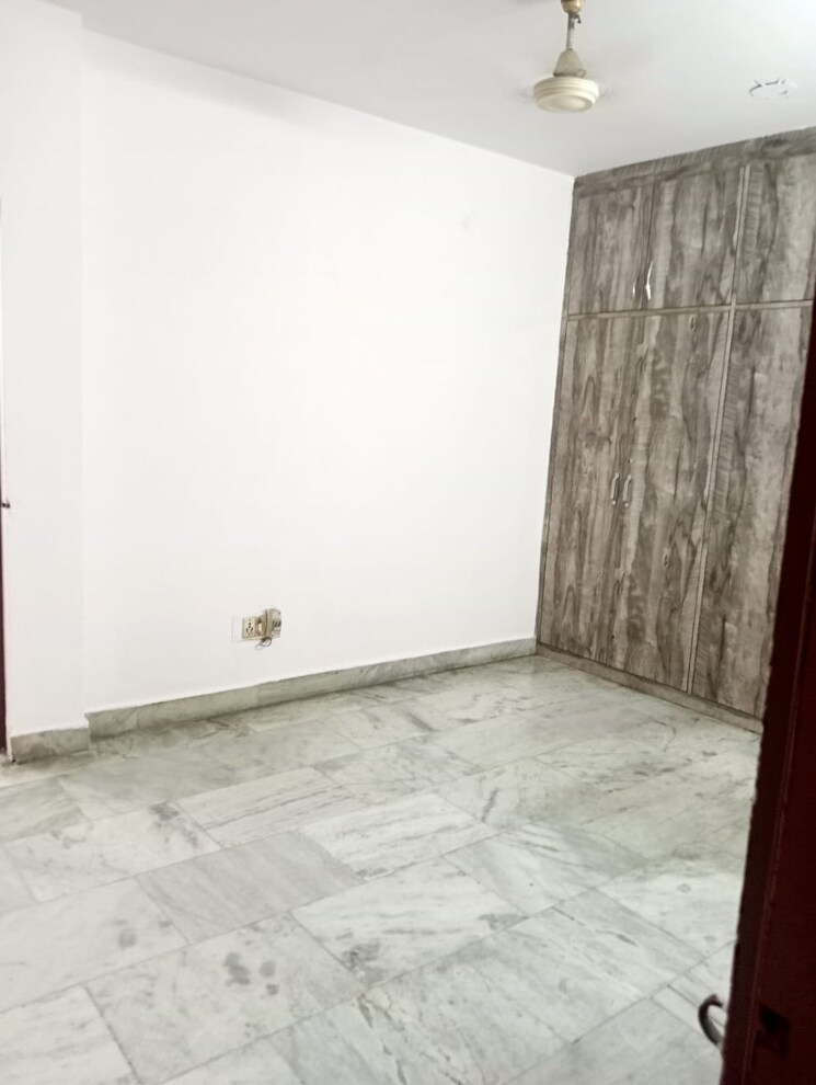Room, lajpat nagar i 2 Bedroom 900 Sq.Ft. Builder Floor In Lajpat Nagar I Delhi 9195867