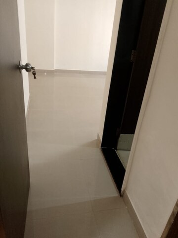 Room in 2 BHK Apartment at Runwal Garden City, Balkum Pada – for Rent