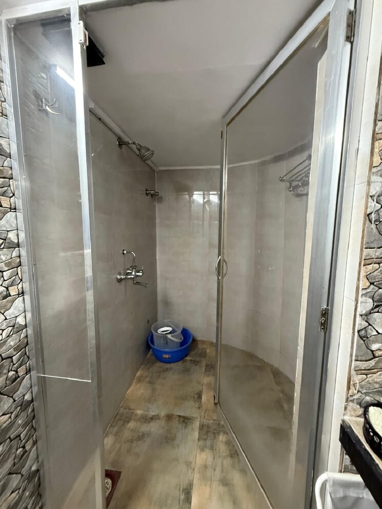 Bathroom, khar west 2 Bedroom 750 Sq.Ft. Apartment In Khar West Mumbai 9195858