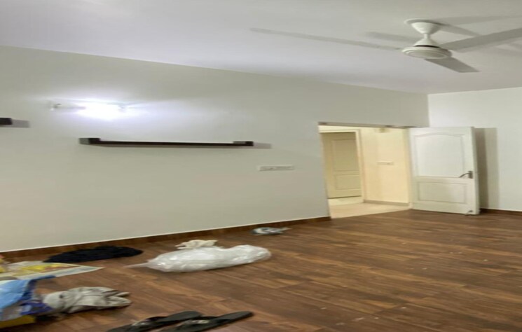 Room, habitat-44 1 RK 300 Sq.Ft. Independent House In Sector 44 Noida 9195841