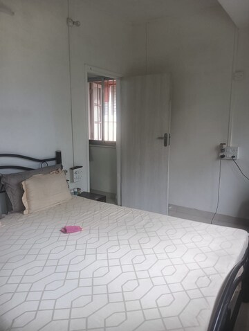 Bedroom in 1 BHK Apartment at Khar West – for Rent