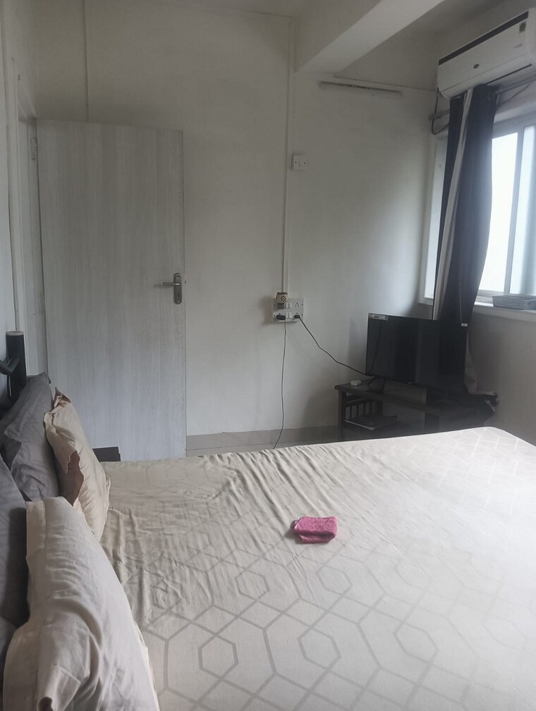 Bedroom, khar west 1 Bedroom 550 Sq.Ft. Apartment In Khar West Mumbai 9195959