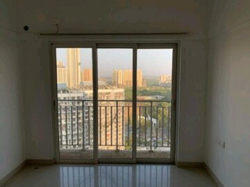 Room in 1 BHK Apartment at Wadhwa Lifestyle Homes, Kolshet – for Sale