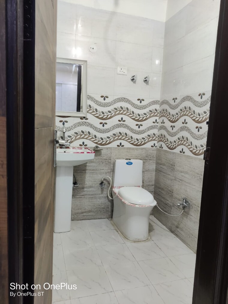 Bathroom, eta i greater noida 3 Bedroom 200 Sq.Mt. Independent House In Eta I Greater Noida Greater Noida 9195966