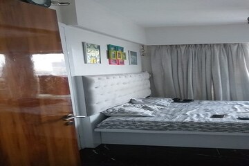 Bedroom in 3 BHK Apartment at Prabhadevi CHS, Prabhadevi – for Rent