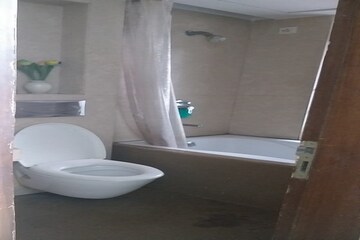 Bathroom in 3 BHK Apartment at Prabhadevi CHS, Prabhadevi – for Rent