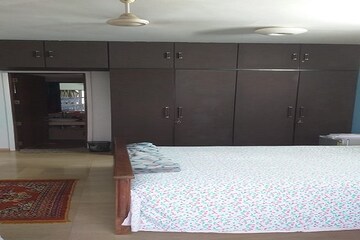 Bedroom in 3 BHK Apartment at Prabhadevi CHS, Prabhadevi – for Rent