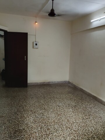 Room in 1 BHK Apartment at Matunga West – for Rent