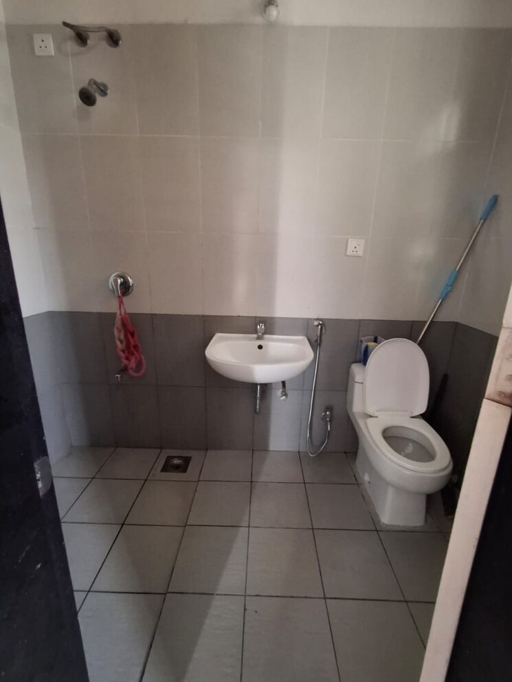 Bathroom, nanded-city-asawari 3 Bedroom 1353 Sq.Ft. Apartment In Nanded Pune 9196050