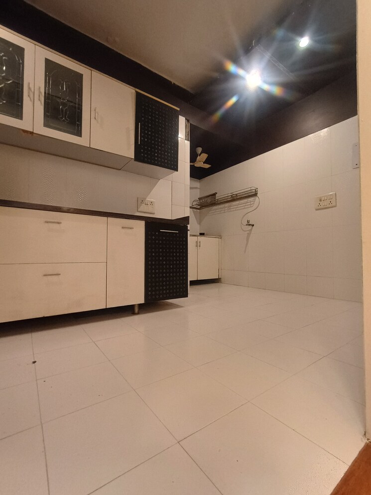 Kitchen, roop nagar 5 Bedroom 490 Sq.Yd. Builder Floor In Roop Nagar Delhi 9196079