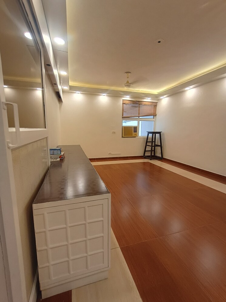 Kitchen, roop nagar 5 Bedroom 490 Sq.Yd. Builder Floor In Roop Nagar Delhi 9196079