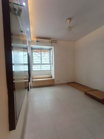 Room in 5 BHK Builder Floor at Roop Nagar – for Sale