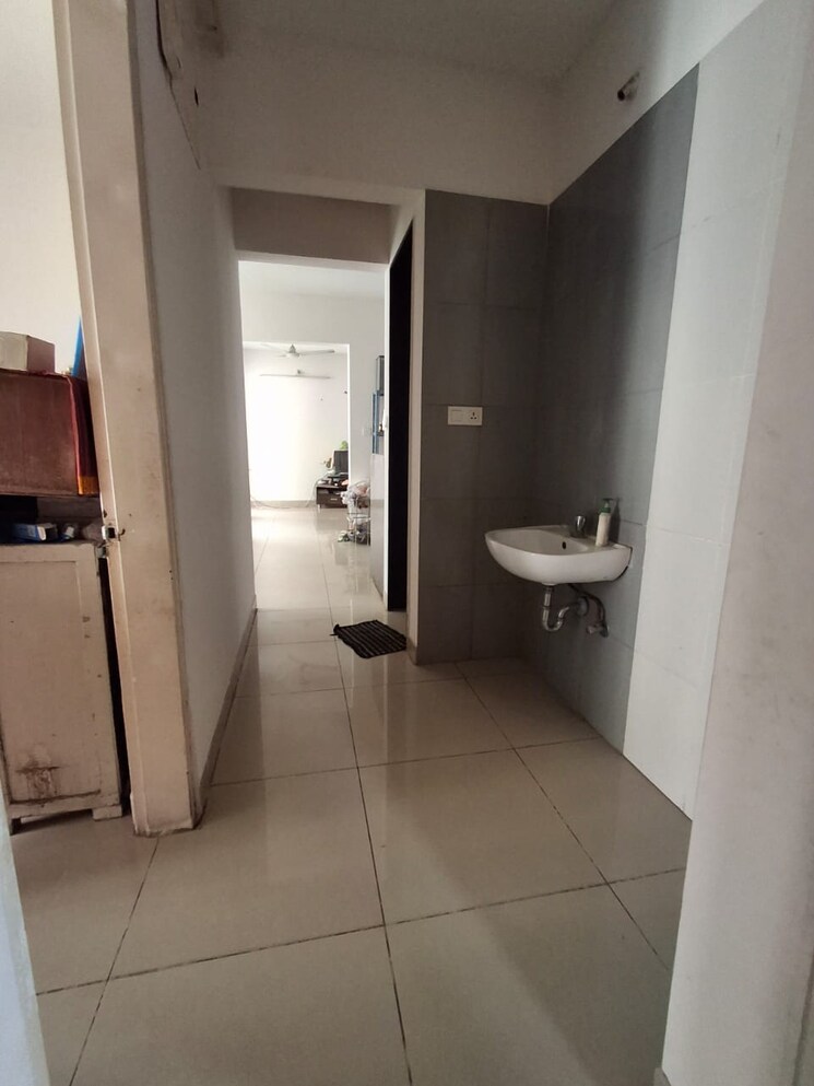 Bathroom, nanded-asawari 2 Bedroom 973 Sq.Ft. Apartment In Nanded Pune 9196070