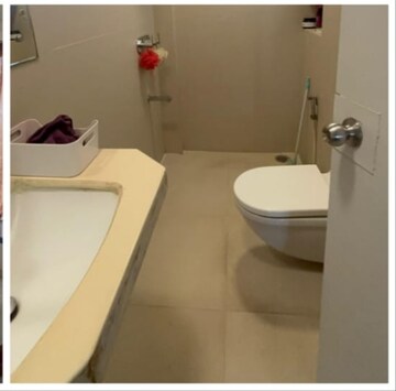 Master Bedroom in 4 BHK Apartment at Sanjeev Enclave, Andheri West – for Rent