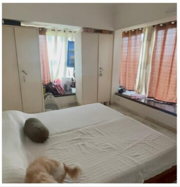Bedroom in 4 BHK Apartment at Sanjeev Enclave, Andheri West – for Rent