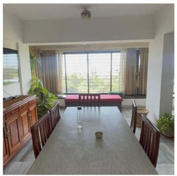 Bedroom in 4 BHK Apartment at Sanjeev Enclave, Andheri West – for Rent