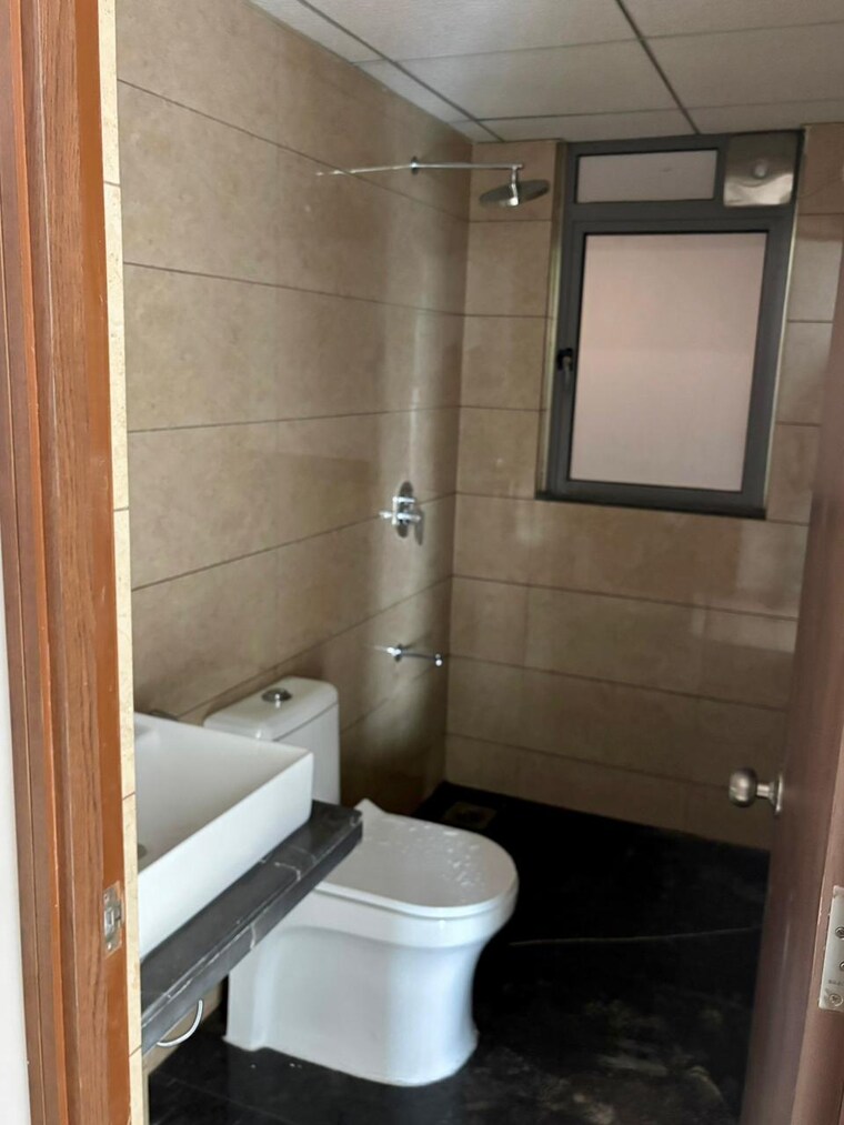 Bathroom, kalpataru-immensa 2 Bedroom 850 Sq.Ft. Apartment In Kolshet Road Thane 9196123