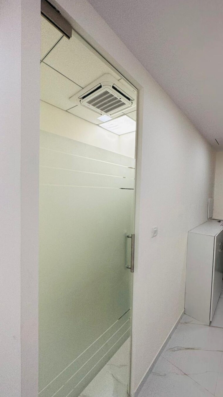 Room, lodha-supremus Commercial Office Space 1373 Sq.Ft. In Wagle Industrial Estate Thane 9196125