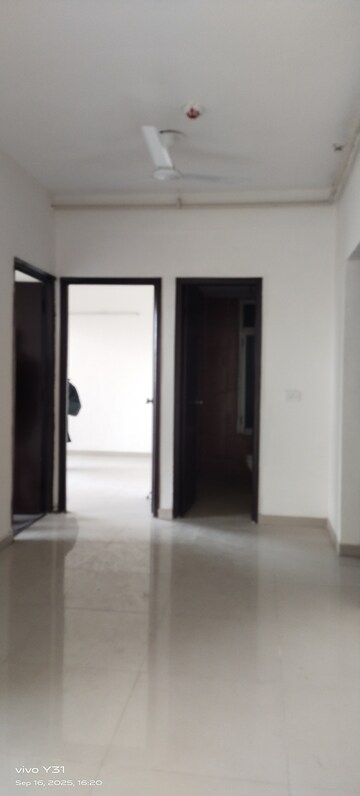Room in 2 BHK Apartment at Mahagun Mywoods, Sector 16c Greater Noida – for Rent