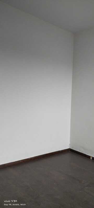 Furnished Amenities in 2 BHK Apartment at Mahagun Mywoods, Sector 16c Greater Noida – for Rent