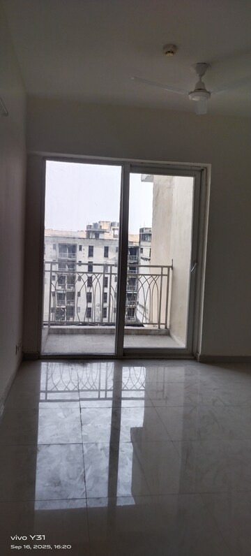 Room in 2 BHK Apartment at Mahagun Mywoods, Sector 16c Greater Noida – for Rent