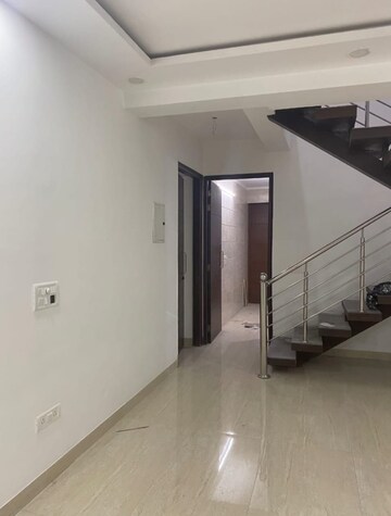 Staircase in 4 BHK Builder Floor at Shalimar Nest, Vasant Kunj – for Rent