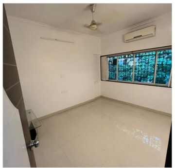 Room in 1.5 BHK Apartment at Everest Apartment Andheri, Andheri West – for Rent