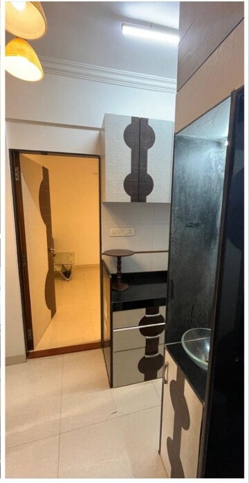 Bathroom in 1.5 BHK Apartment at Everest Apartment Andheri, Andheri West – for Rent