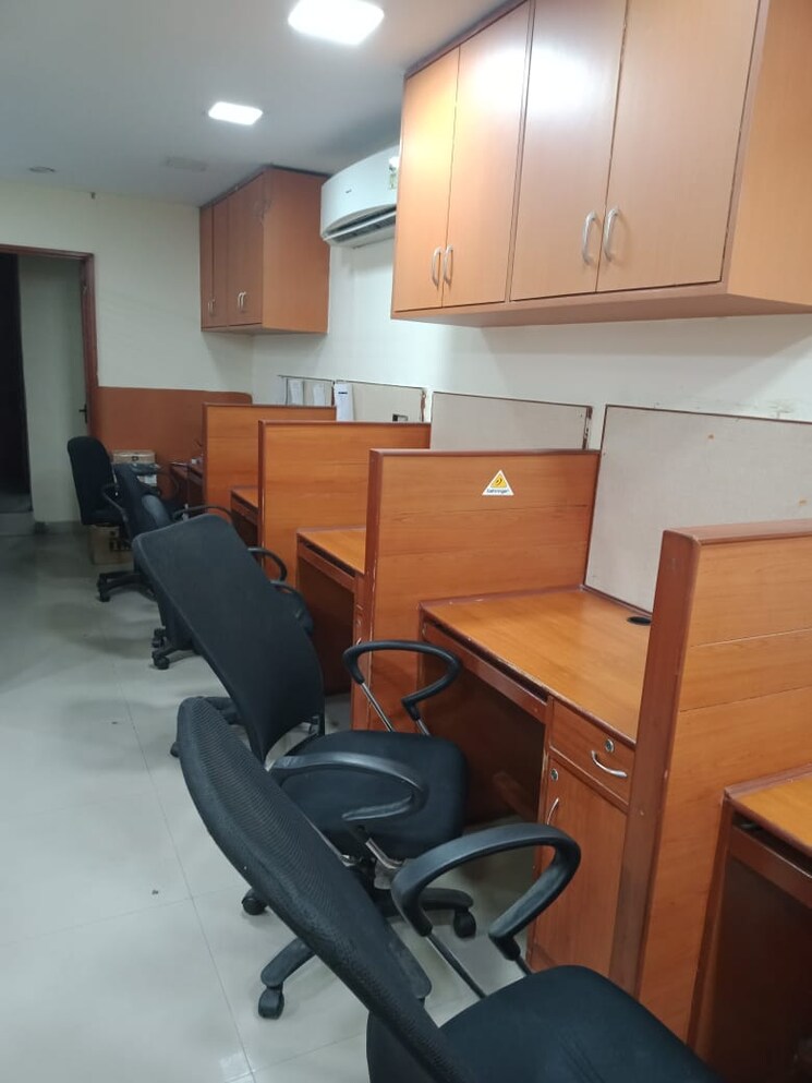 Team Area, lajpat nagar Commercial Office Space 1000 Sq.Ft. In Lajpat Nagar Delhi 9196262