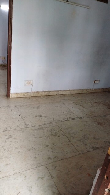Room in 1 BHK Builder Floor at Lajpat Nagar ii – for Rent