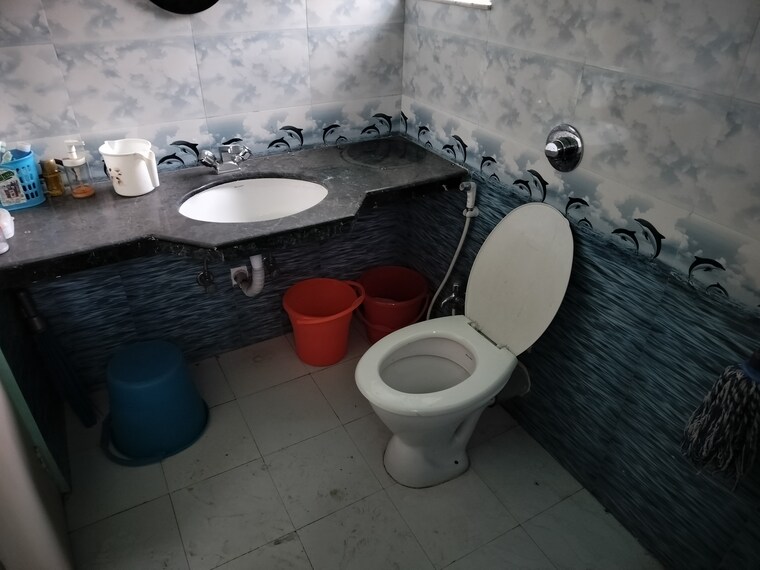 Bathroom, hussainpur 2 Bedroom 850 Sq.Ft. Apartment In Hussainpur Kolkata 9196277