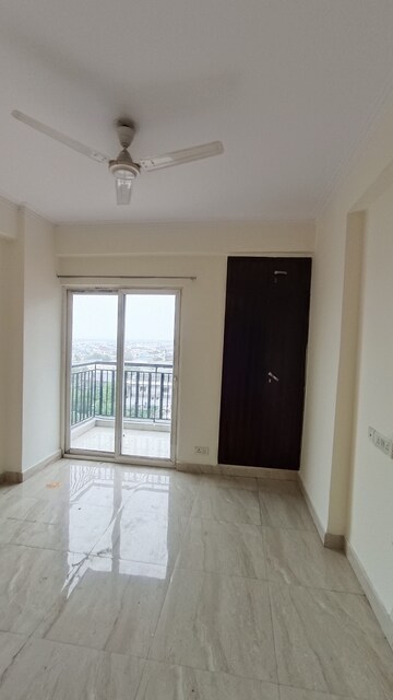 Room in 3 BHK Apartment at Saviour Park, Mohan Nagar – for Rent