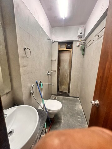 Furnished Amenities in 3 BHK Apartment at HDIL Metropolis Residences, Andheri West – for Rent