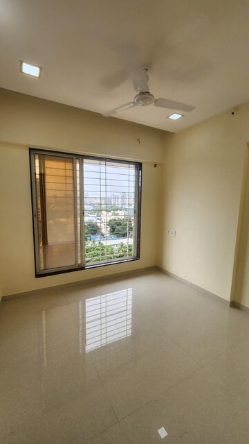 Room in 2 BHK Apartment at Shimpoli Niranjan CHS, Borivali West – for Rent