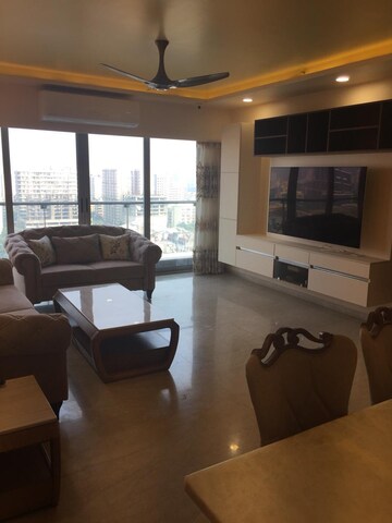 Team Area in 3 BHK Apartment at Four Bunglows – for Rent