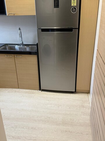 Room in 2 BHK Apartment at Mahim – for Rent