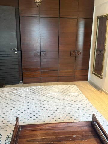 Bedroom in 2 BHK Apartment at Mahim – for Rent