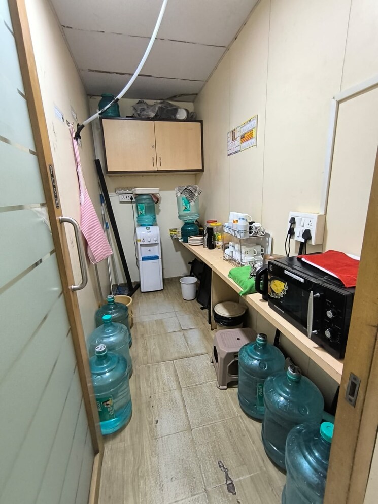 Team Area, town-centre Commercial Office Space 2200 Sq.Ft. In Andheri East Mumbai 9196404