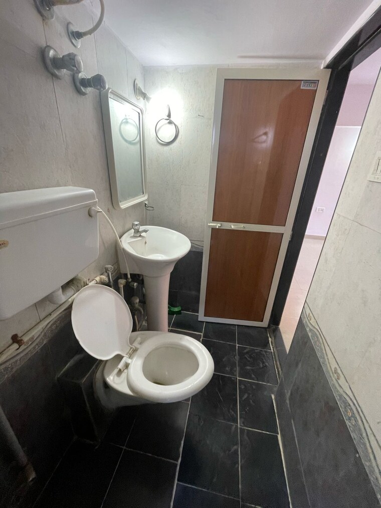 Bathroom, evershine-woods 1 Bedroom 650 Sq.Ft. Apartment In Mira Road Thane 9196399