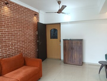 Room in 1 BHK Apartment at Dheeraj Valley, Goregaon East – for Rent