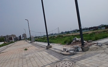 Plot For Sale in Brickklin Sillicon Valley, Sector 70