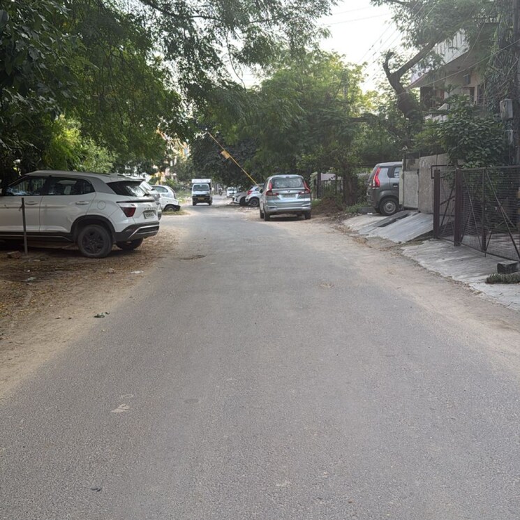  Parking, palam-vihar-residents-association  66 Sq.Yd. Plot In Palam Vihar Gurgaon 9196453