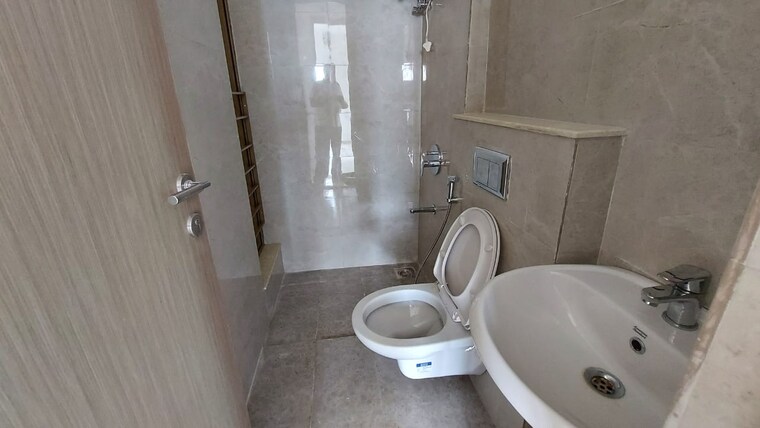 Bathroom, sheth-vasant-blossom 2 Bedroom 706 Sq.Ft. Apartment In Marol Mumbai 9196456